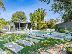 Pool - Palm Beach Poolside Haven – 4BR & Outdoor Living (Palm Beach)