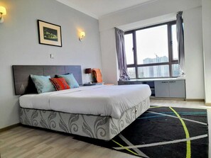 Iron/ironing board, WiFi, bed sheets