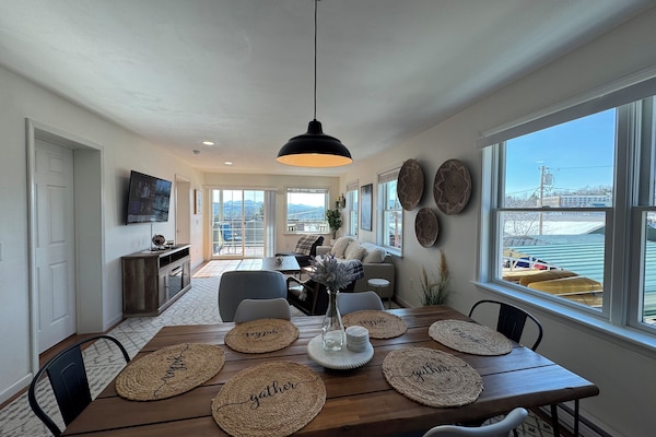 55-inch LED TV with satellite channels, Netflix, Hulu