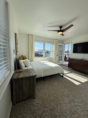 Economy Apartment | Down duvets, iron/ironing board, free WiFi - Central Lake Placid Mountain Views (Lake Placid)