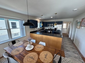 Superior Apartment, Pets allowed, Mountain View | Down duvets, iron/ironing board, free WiFi