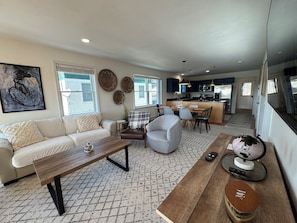 55-inch LED TV with satellite channels, Netflix, Hulu - Central Lake Placid Mountain Views (Lake Placid)
