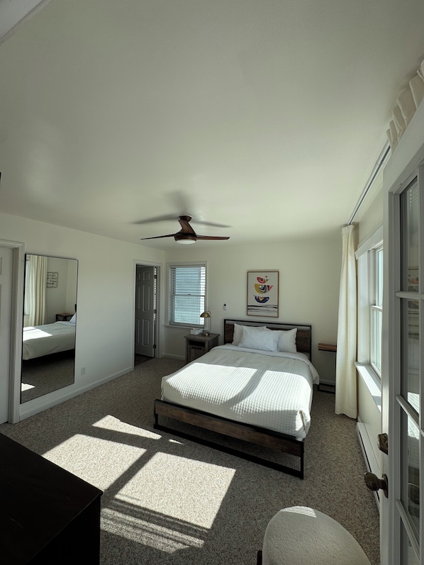 Superior Apartment, Pets allowed, Mountain View | Down duvets, iron/ironing board, free WiFi