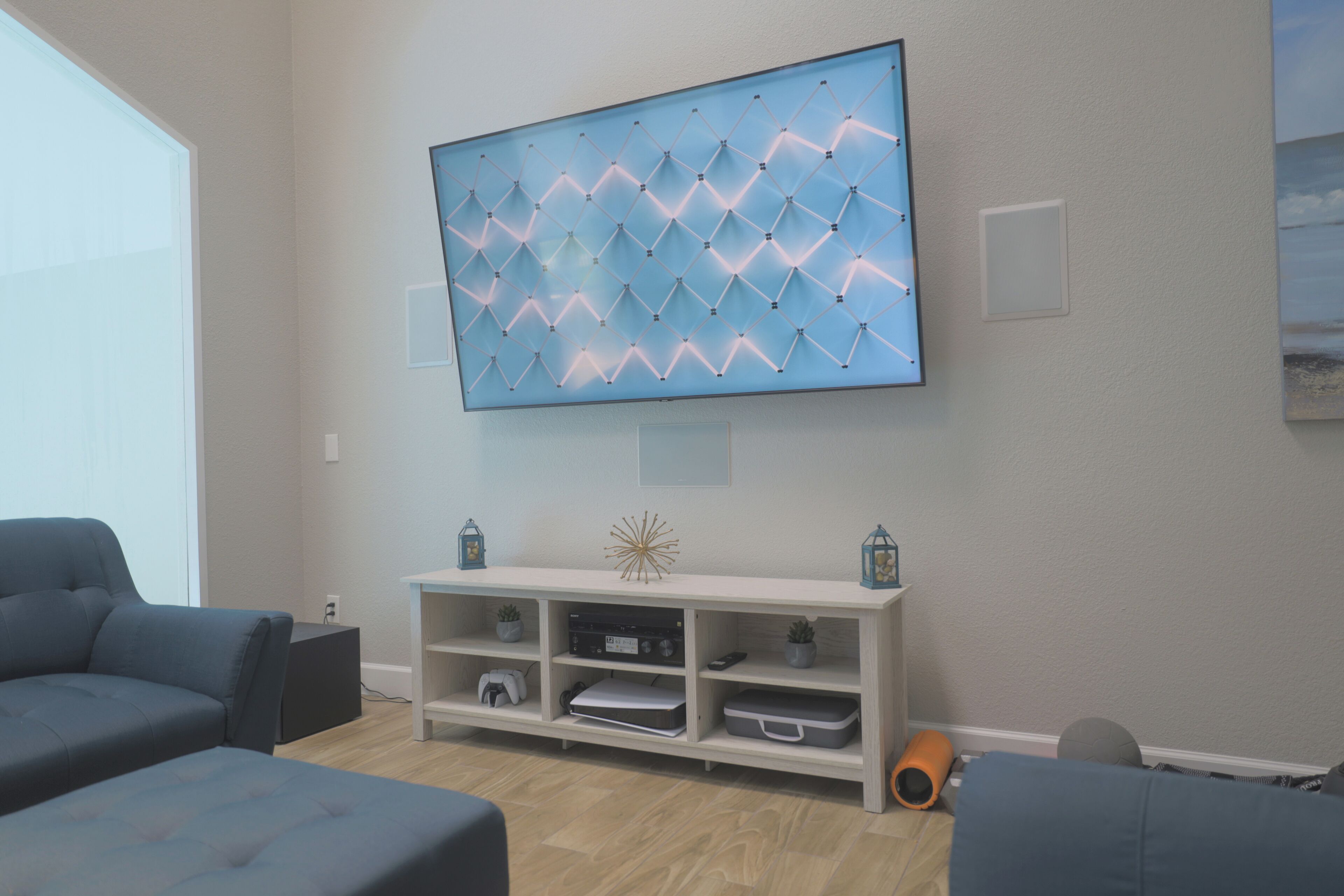 Smart TV, fireplace, stereo