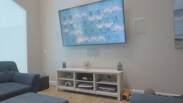 Smart TV, fireplace, stereo