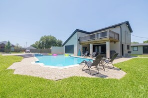 Indoor pool, outdoor pool
