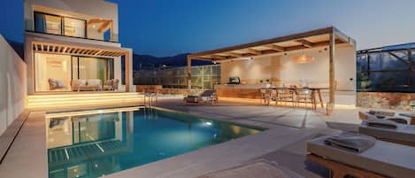 Villa Sokratis LocoLuxe with Private Pool, Sea View (1) | Caja de seguridad en la habitación y insonorización