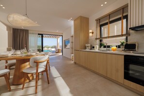 Villa Sokratis LocoLuxe with Private Pool, Sea View | In-room safe, soundproofing, iron/ironing board, free WiFi - Sokratis LocoLux Villas & Suites (Hersonissos)