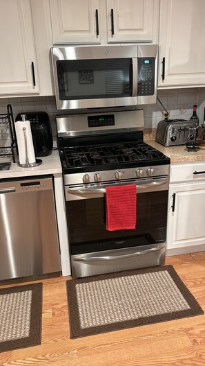Microwave, oven, stovetop, dishwasher