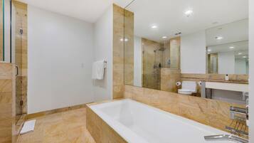 Departamento Deluxe, vista a la ciudad | Baño