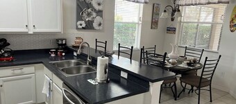 Spacious 5-bedroom/4-bath house within easy reach of 'The Disney Parks'