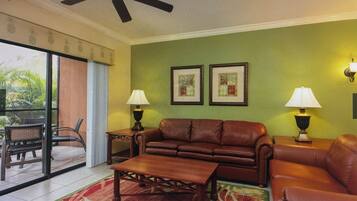 Deluxe Villa, Garden View | Ruang tamu | Pendiangan