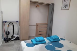 1 bedroom, iron/ironing board, free WiFi