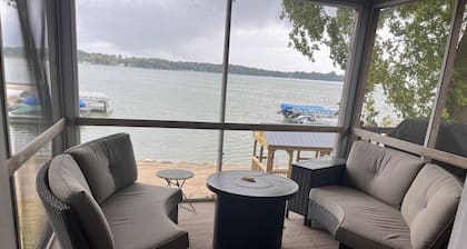 Cozy cabin on Lake Jefferson in Cleveland, MN