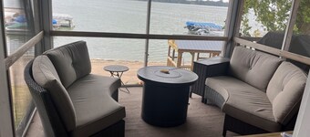 Cozy cabin on Lake Jefferson in Cleveland, MN