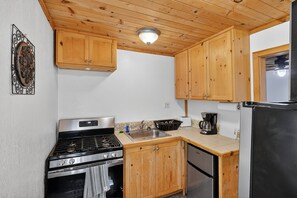 Fridge, microwave, oven, coffee/tea maker