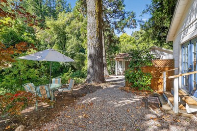 NEW! Rouge Cobb Mountain Hotel - Cabin 2