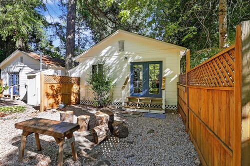 NEW! Rouge Cobb Mountain Hotel - Cabin 1