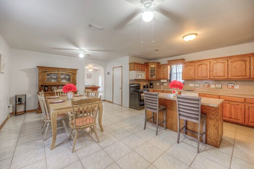 Cozy Ranch house 10 min to Casino. Close to lke Donna,restnts and lke tombigbee.