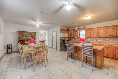 Cozy Ranch house 10 min to Casino. Close to lke Donna,restnts and lke tombigbee.