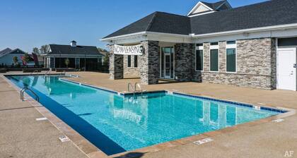 Modern King Loft Parking W D Wifi Pool