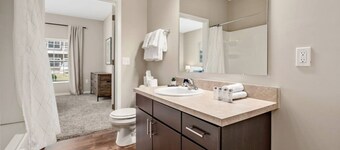Pet-friendly 2BR On 1st Floor Parking W D