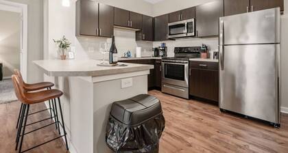 Pet-friendly 2BR On 1st Floor Parking W D