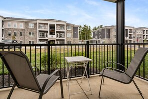 2 bedrooms - Pet-friendly 2BR On 1st Floor Parking W D (Westerville)