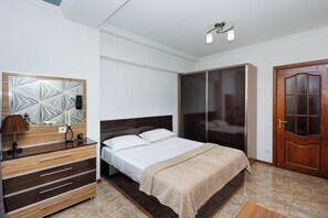 Iron/ironing board, free WiFi - Apartments by Luxe Group KO100 (Yerevan)