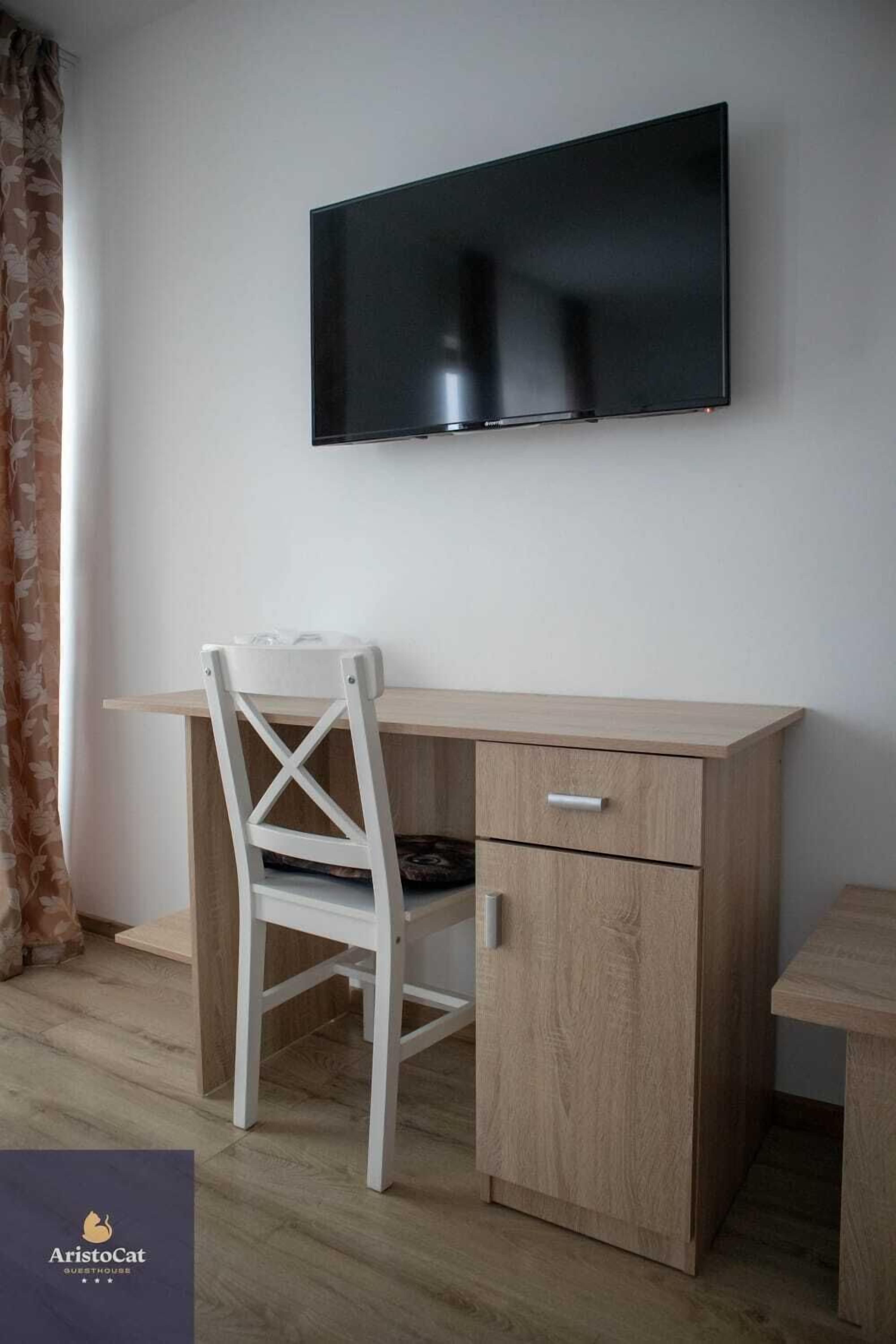 Double Room, Patio, Hill View | Free WiFi