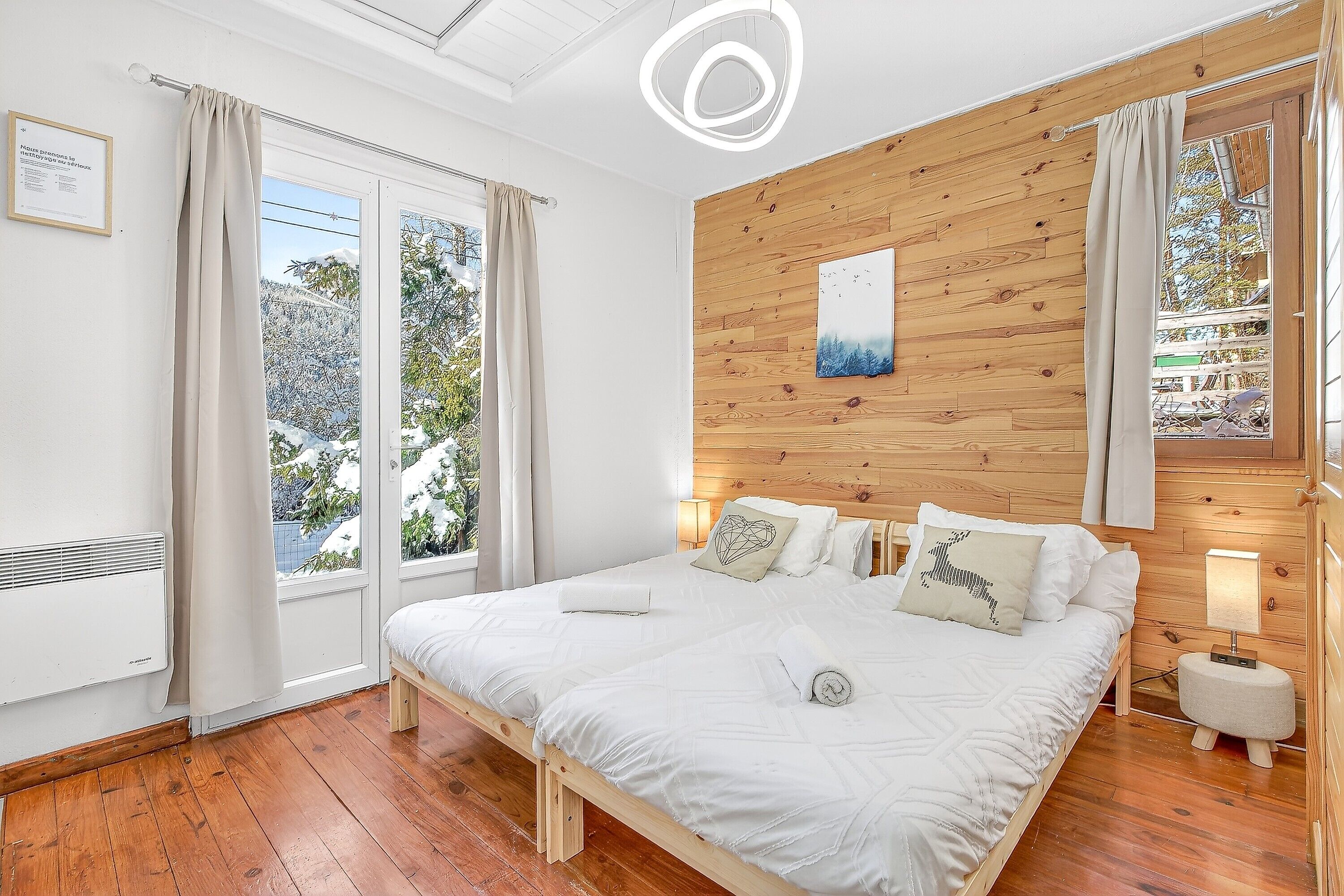 3 chambres, fer et planche à repasser, Wi-Fi, draps fournis