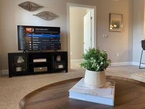 Apartment | 2 bedrooms - 2BR Water Views W D Walkable Pool Gym (Westerville)