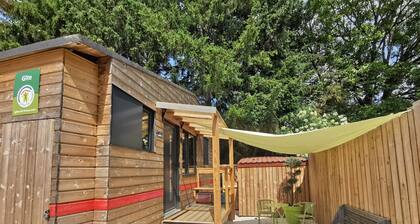 Tiny Home 'La Charmotte' with Private Terrace, Wi-Fi and Air Conditioning