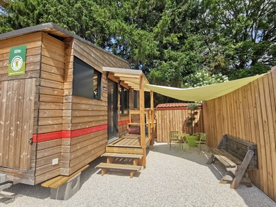 Tiny Home 'La Charmotte' with Private Terrace, Wi-Fi and Air Conditioning