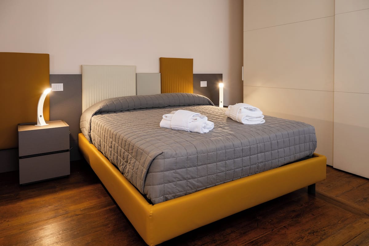Habitación doble Deluxe | Caja de seguridad en la habitación, escritorio y insonorización