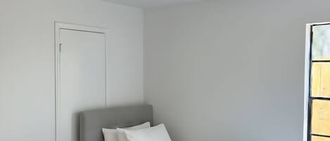 3 多间卧室、WiFi、床单