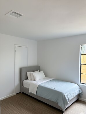 3 bedrooms, WiFi, bed sheets