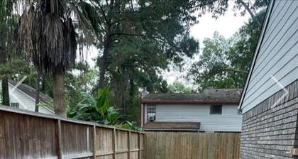 Calming 3-bedroom house with AC in Humble