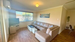 TV connectée, table de tennis de table