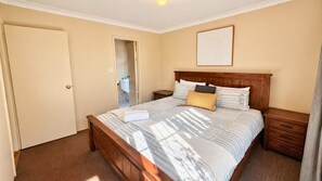 4 bedrooms, iron/ironing board, free WiFi, bed sheets