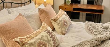 2 dormitorios, tabla de planchar con plancha, Internet y ropa de cama