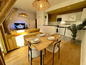 Interior - T2 "Mediterranean" apartment in the center of Narbonne (Narbonne)