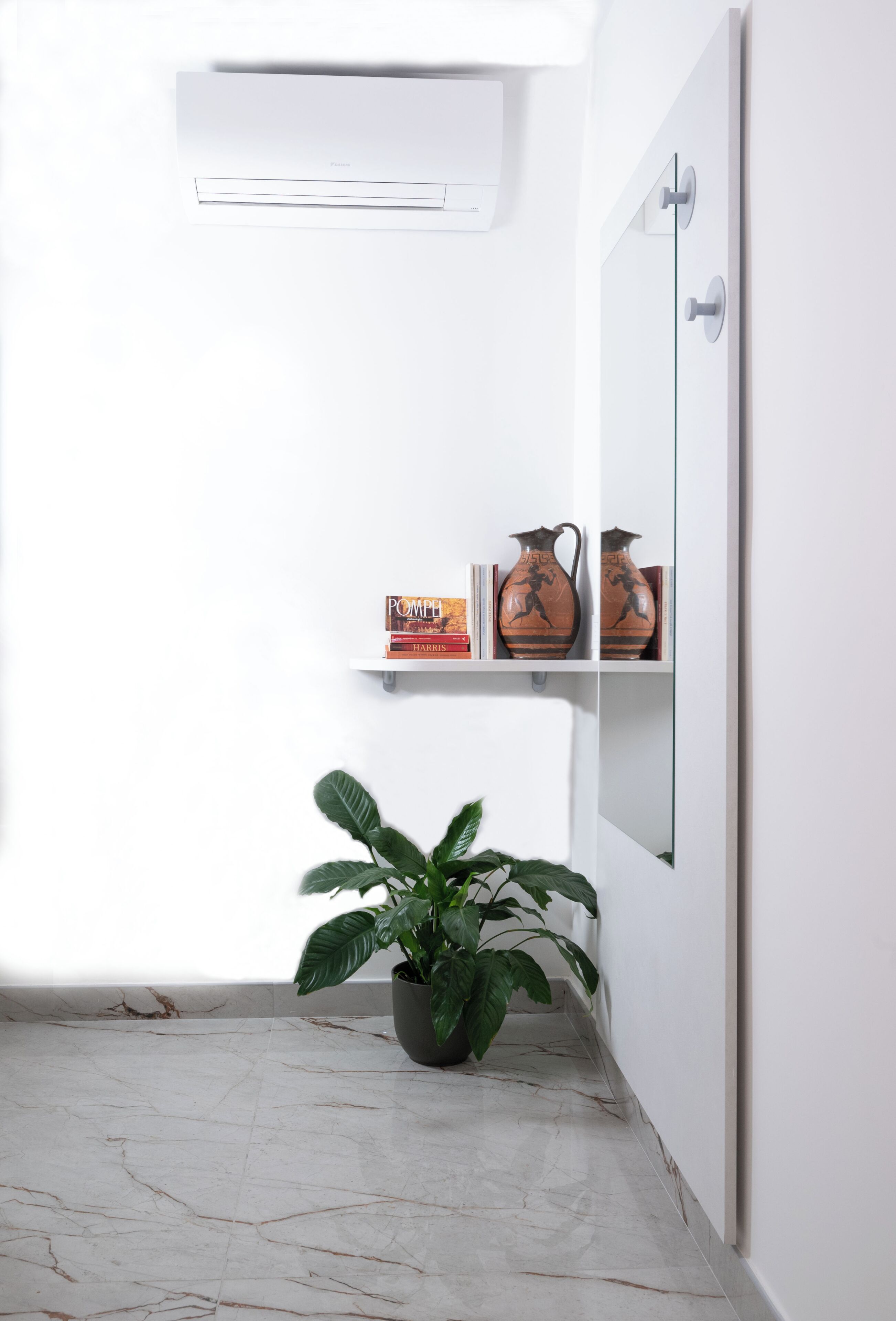 Camera Superior, aria condizionata, vista città | Minibar, cassaforte in camera, una scrivania, tende oscuranti