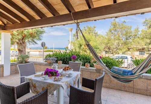 Cottage 50 m From the Beach Up to 4 Guests