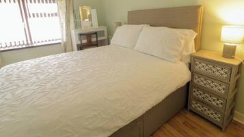 4 bedrooms, individually decorated, individually furnished, free WiFi