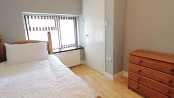 4 عدّة غرف نوم وبديكورات فريدة لكل غرفة وطراز فريد لكل وحدة