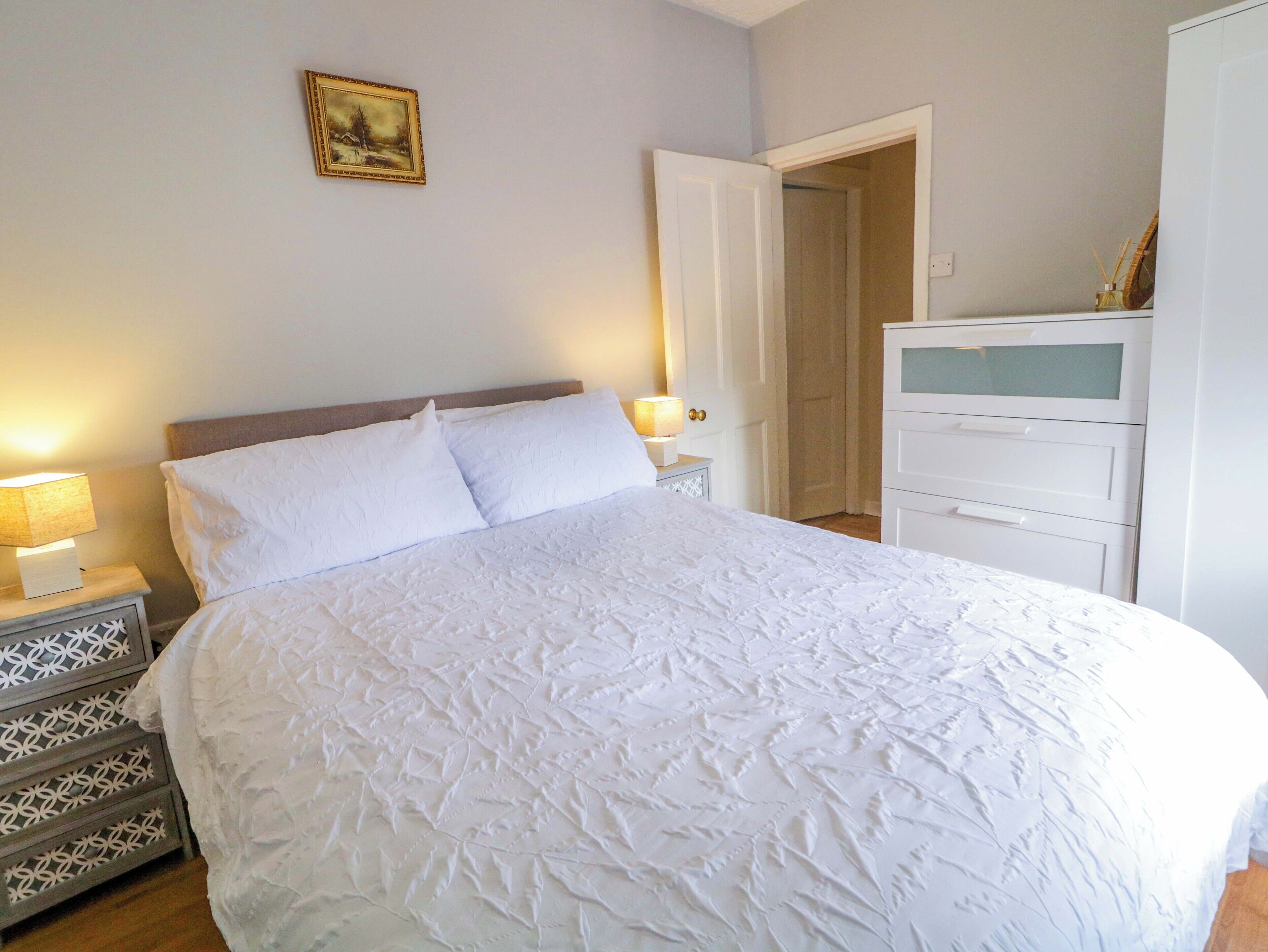 4 camere, con stile personalizzato, con arredamento individuale