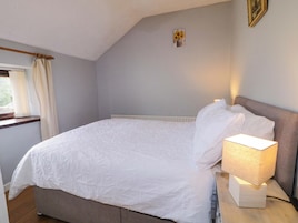 4 habitaciones, decoración personalizada y muebles diferentes 