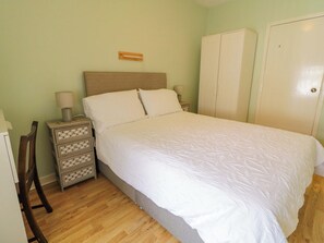 4 habitaciones, decoración personalizada y muebles diferentes