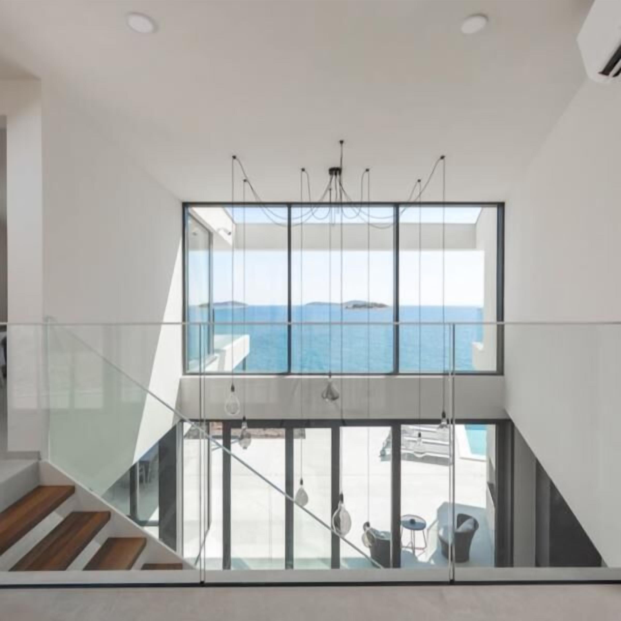 المنشأة من الداخل